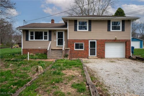 3253 Overlook Dr, Akron, OH, 44312-5111 | Card Image