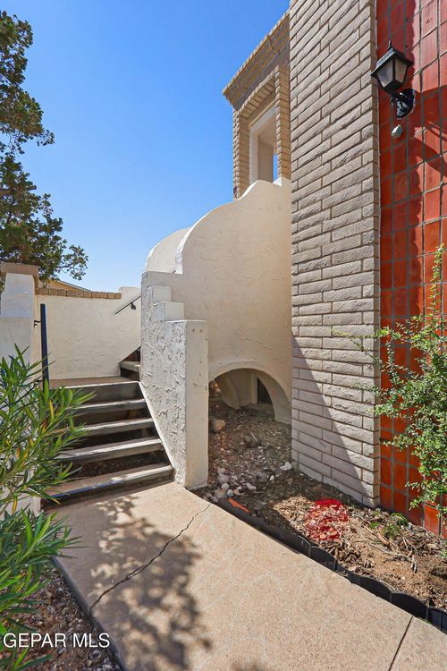 apt-19g-6201 Escondido Dr, El Paso, TX, 79912-1912 | Card Image