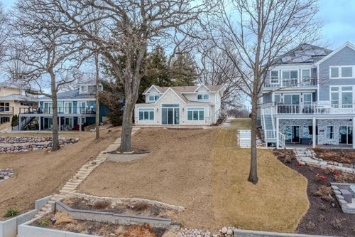 1590 Lake Holiday Dr, Sandwich, IL, 60548-9372 | Card Image