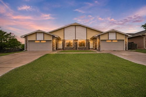 8704-8702-8704 E Longlake Cir, Wichita, KS, 67207-5143 | Card Image