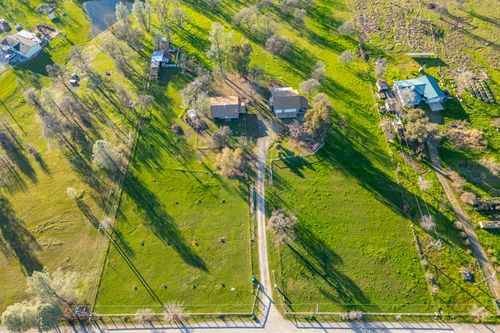 11670 Homestead Ln, Redding, CA, 96003-7674 | Card Image