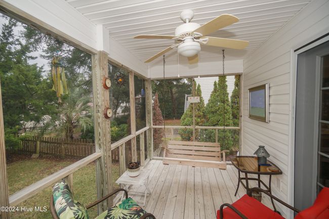 106 Se 21 St St, House other with 4 bedrooms, 3 bathrooms and 2 parking in Oak Island NC | Image 21