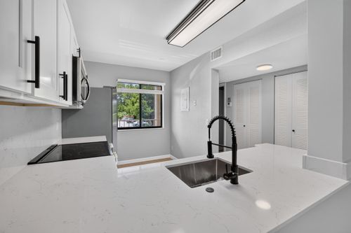201-6795 Huntington Ln, Delray Beach, FL, 33446-3037 | Card Image