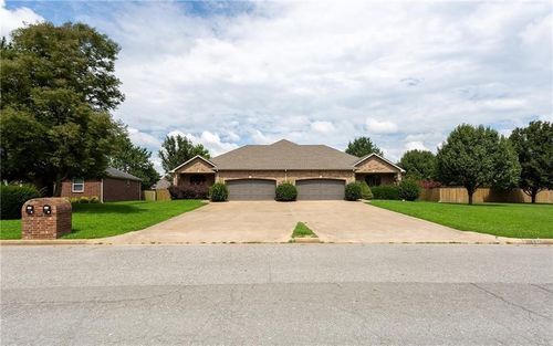 b-100 Ravenwood Rd, Siloam Springs, AR, 72761-5501 | Card Image