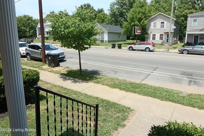 2008 W Market St, House other with 3 bedrooms, 2 bathrooms and null parking in Louisville KY | Image 5