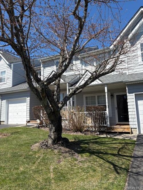 95 Northwood Blvd, Central Islip, NY, 11722-4668 | Card Image