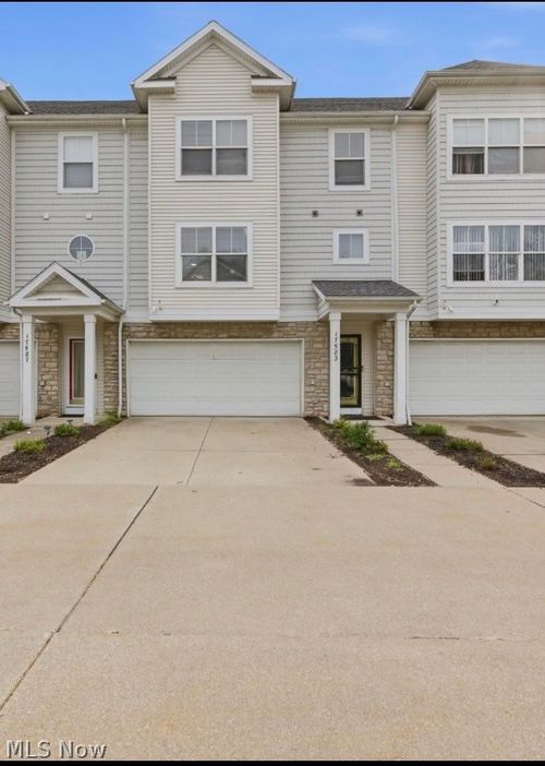 17583 Wildwood Lane, Cleveland, OH, 44119 | Card Image