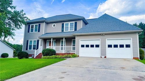621 Nottinghill Dr, Winston Salem, NC, 27107-7683 | Card Image