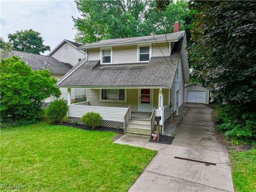 2208 Newton St, Akron, OH, 44305-3011 | Card Image