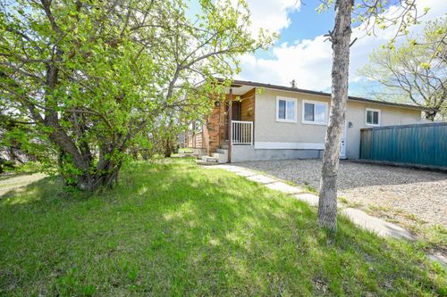 9433 121 Ave, Grande Prairie, AB, T8V4R5 | Card Image