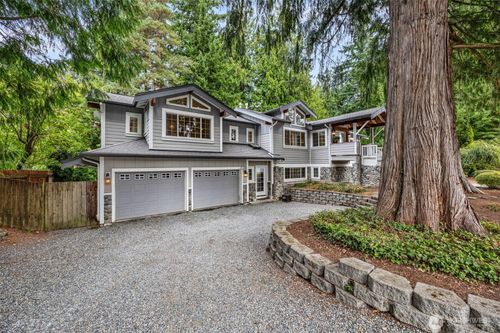 575 Mt Logan Dr Sw, Issaquah, WA, 98027-4023 | Card Image