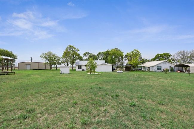 5530 Us Highway 90 A W, House other with 4 bedrooms, 2 bathrooms and 2 parking in Shiner TX | Image 45