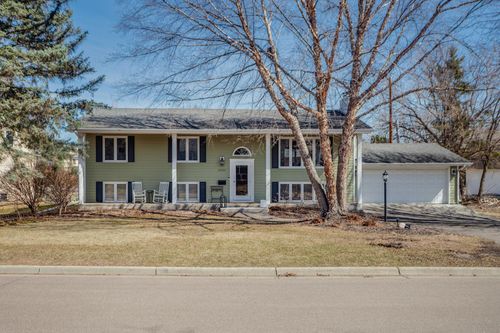 2221 Quebec Dr, Saint Louis Park, MN, 55426-2510 | Card Image