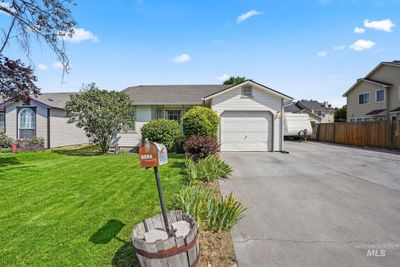 1420 S Holly St, House other with 3 bedrooms, 2 bathrooms and 1 parking in Nampa ID | Image 1