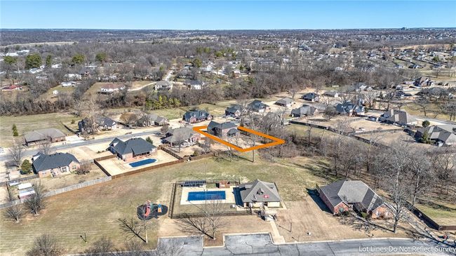 Notice the pool/clubhouse/playground just out back. | Image 40