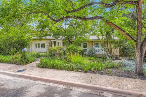1901 Cresthaven Dr, Austin, TX, 78704-2754 | Card Image