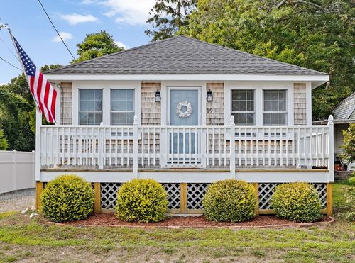 19 Pinehurst Dr, Wareham, MA, 02571-2065 | Card Image