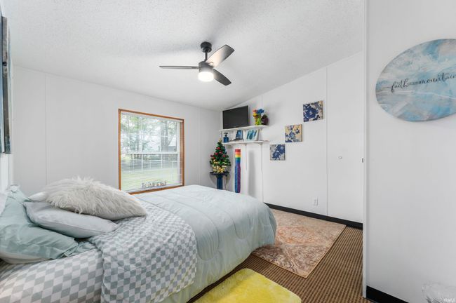 932 N Oregon St, House other with 3 bedrooms, 2 bathrooms and null parking in Shelburn IN | Image 13