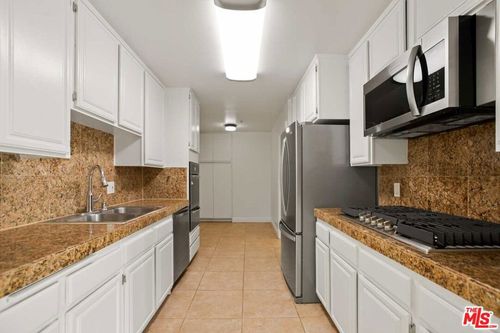 apt-301-1508 Veteran Ave, Los Angeles, CA, 90024-5573 | Card Image