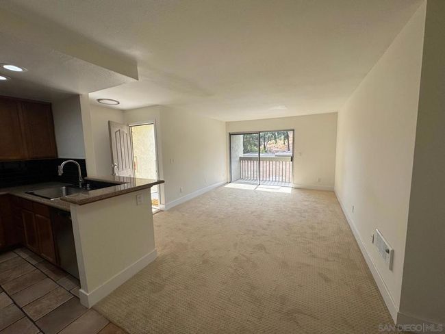 UNIT-8 - 432 Edgehill Ln, Condo with 2 bedrooms, 1 bathrooms and 1 parking in Oceanside CA | Image 4