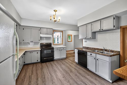 206 Main St W, Morristown, MN, 55052-5150 | Card Image