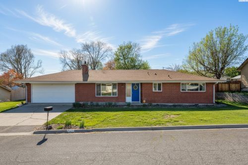 935 Parkside Dr, Prosser, WA, 99350-1536 | Card Image