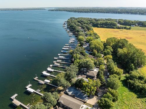 2904 Okoboji Blvd, Milford, IA, 51351-7047 | Card Image