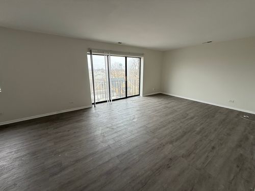 apt-404-2300 N Harlem Ave, Elmwood Park, IL, 60707-2714 | Card Image