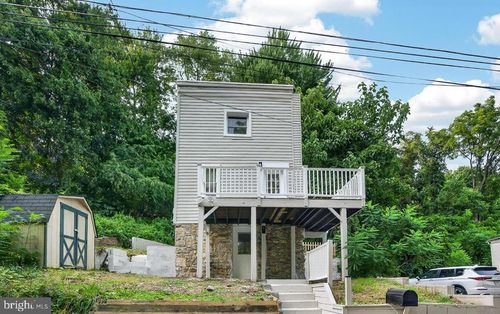 377 Mount Pleasant St, COATESVILLE, PA, 19320-3003 | Card Image