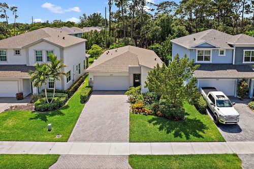 6825 Pointe Of Woods Dr, West Palm Beach, FL, 33413-3803 | Card Image