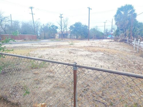 111 Moon, San Antonio, TX, 78204-3020 | Card Image