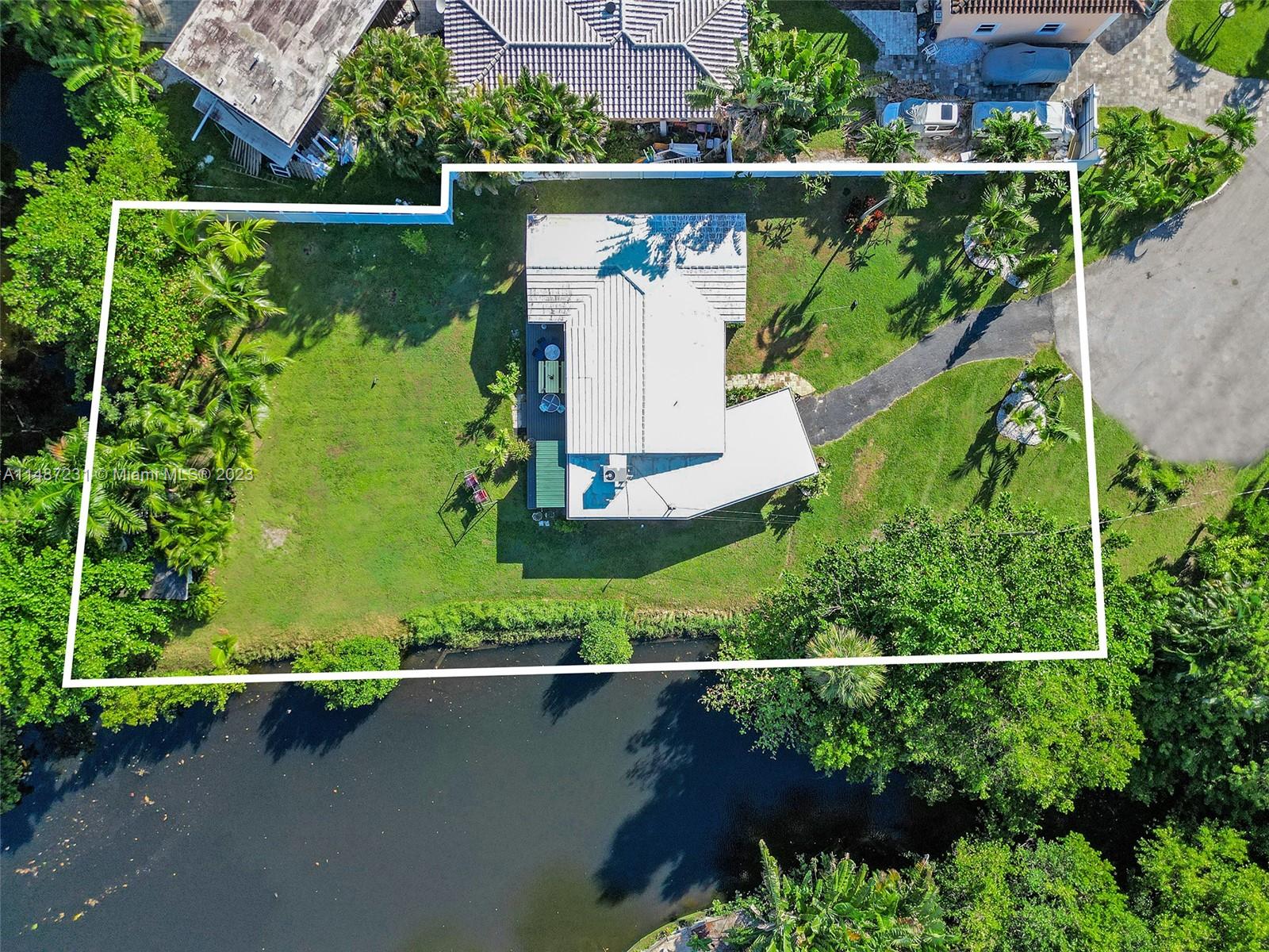 32nd Ct, Oakland Park, FL 33309
