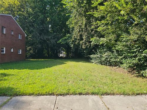 1827 Carswell St, Norfolk, VA, 23504-2516 | Card Image