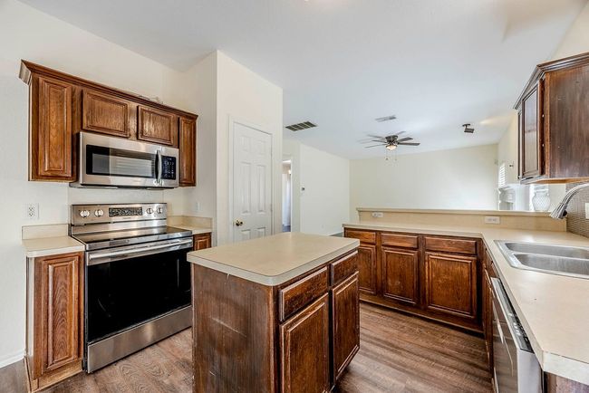 5936 Firethorn Dr, House other with 4 bedrooms, 3 bathrooms and null parking in Dallas TX | Image 17