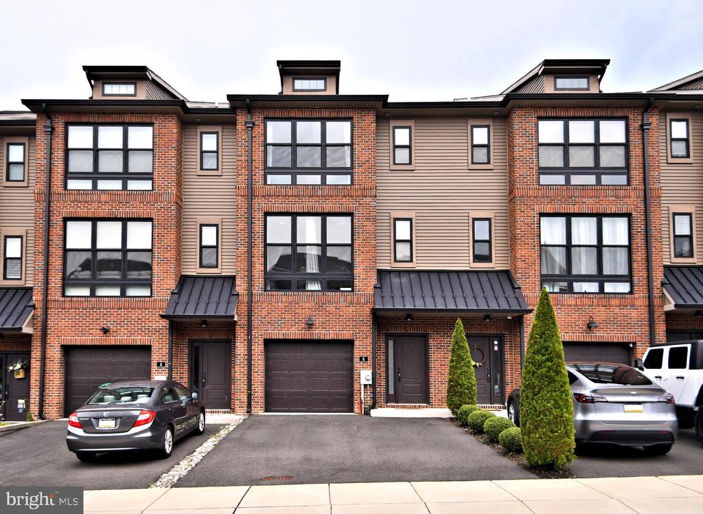 Sienna Pl, Feasterville Trevose, PA 19053