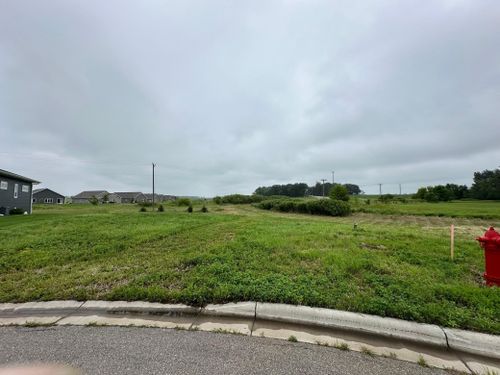 XXXX Evergreen Place Ne, Owatonna, MN, 55060 | Card Image