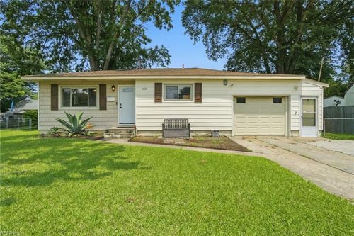 4824 Peachcreek Ln, Virginia Beach, VA, 23455-5327 | Card Image