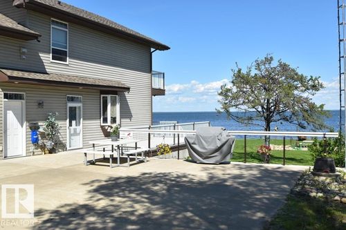 16040B Township Road 682, Plamondon, AB, T0A2T0 | Card Image
