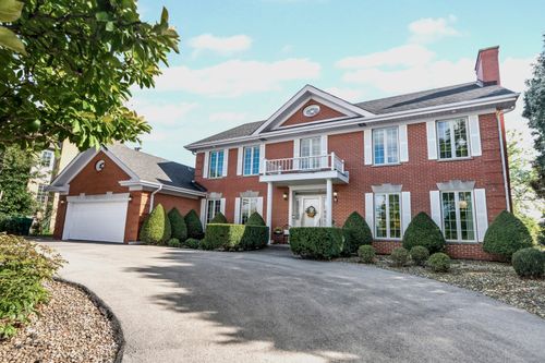 8115 Pluskota Dr, Orland Park, IL, 60462-1749 | Card Image