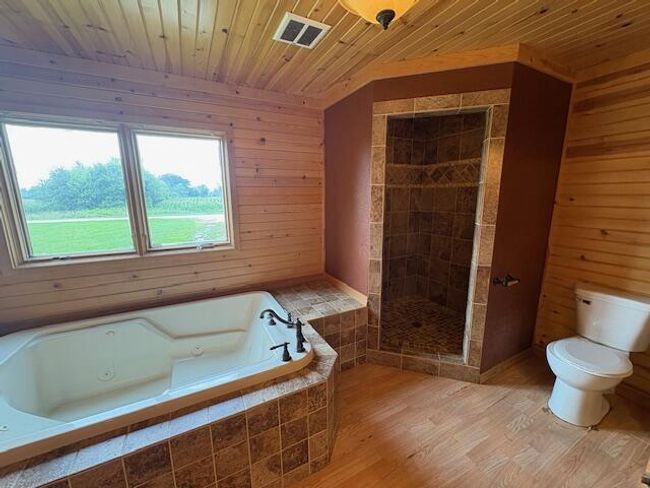 N2450 Wenham Rd, House other with 3 bedrooms, 4 bathrooms and null parking in Fort Atkinson WI | Image 17