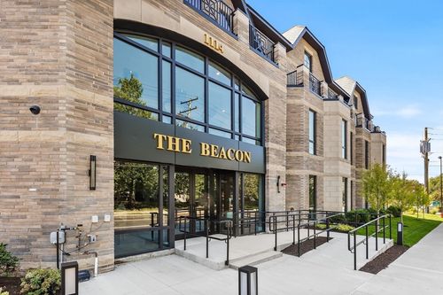 203-1114 Beacon St, Newton, MA, 02461-1102 | Card Image