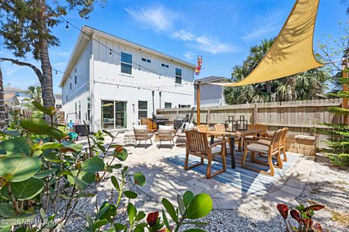 820 3rd Ave S, Jacksonville Beach, FL, 32250-4314 | Card Image