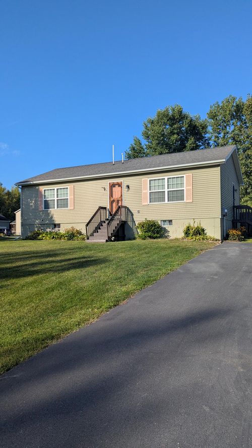 24 Homestead Dr, Plattsburgh, NY, 12901-6197 | Card Image