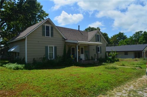 403 E Chestnut St, Archie, MO, 64725-9589 | Card Image