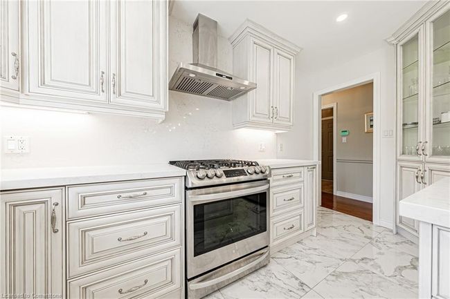 6 Iris Crt, House other with 7 bedrooms, 4 bathrooms and 13 parking in Carlisle ON | Image 14