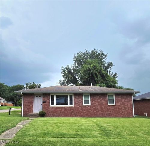 2801 15th Ave, Vienna, WV, 26105-2617 | Card Image