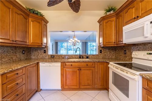 a103-725 Saratoga Cir, NAPLES, FL, 34104-8778 | Card Image