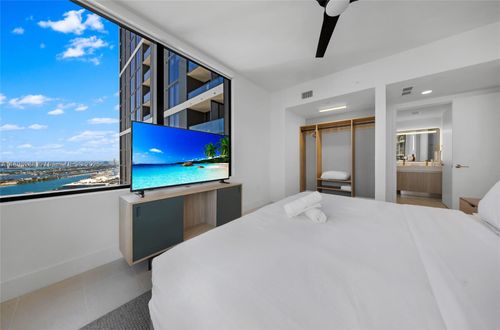 unit-4201-159 Ne 6th St, Miami, FL, 33132-2199 | Card Image