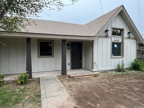 763 N Ceylon St, Eagle Pass, TX, 78852-4209 | Card Image