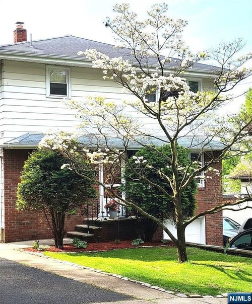 29 Woodland Road, Bloomfield, NJ, 07003 | Card Image